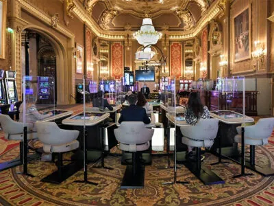 Slot hall