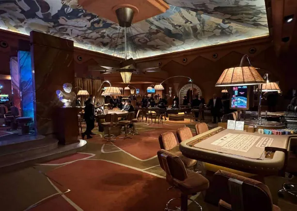 Poker floor